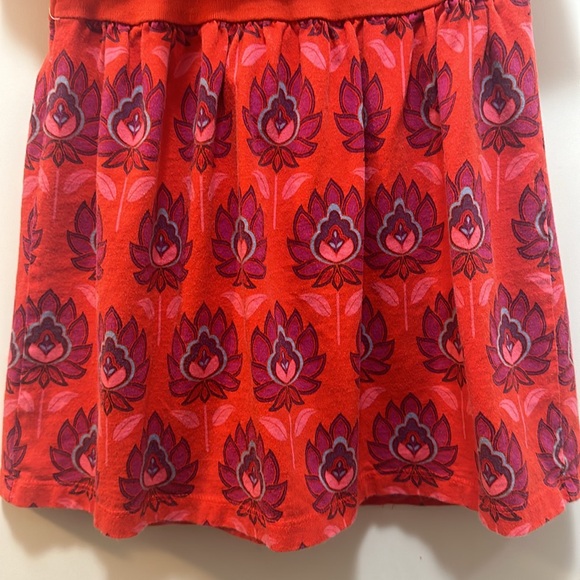 Tea dress with beautiful henna style print design. Top part overlays size 4 - Picture 4 of 6